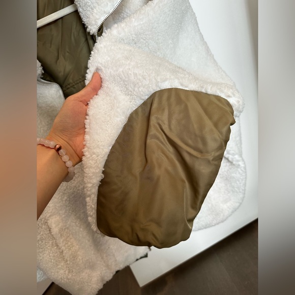 Puff Jacket - Picture 3 of 4